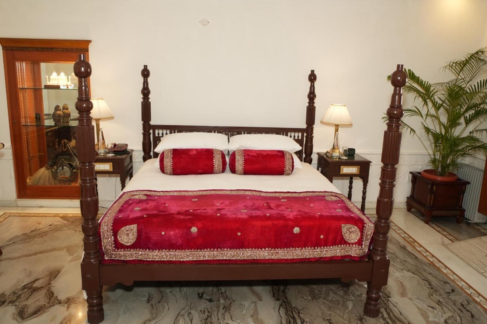 The Raj Palace Jaipur Exterior photo